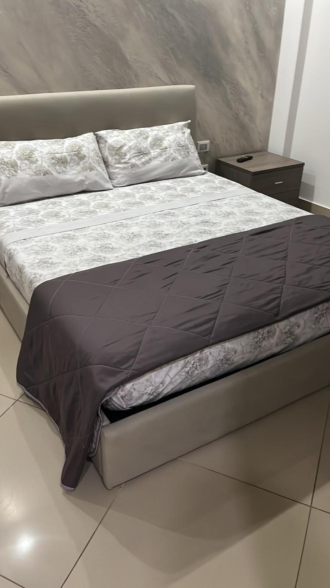 Casa Vacanza Helios Leonforte Екстер'єр фото